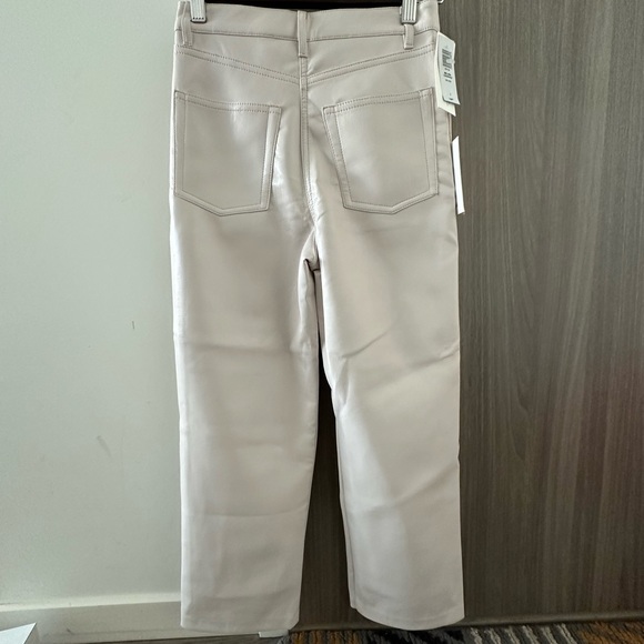 Aritzia Pants - Aritzia Melina Cropped Pant
